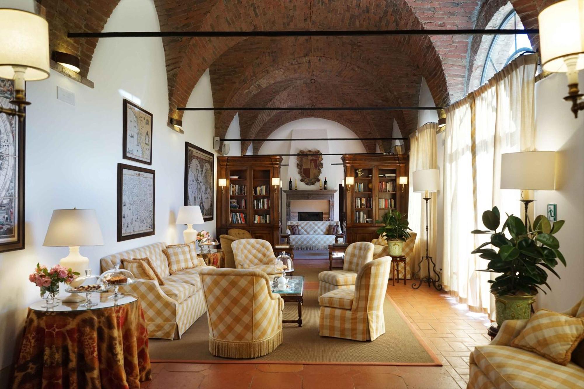 Castello Banfi - Il Borgo - Relais Et Chateaux Poggio alle Mura Exterior photo